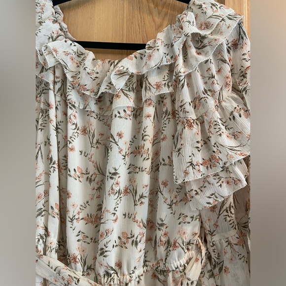 NWT Floral Ruffle Romper - Picture 4 of 5